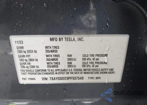 2023 Tesla Model Y Awd/Long Range Dual Motor All-Wheel Drive z USA, uszkodzony, nr VIN 7SAYGDEE9PF937549